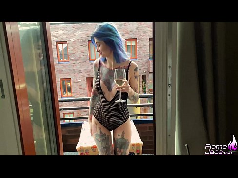 ❤️ Ragazza tremenda chì succhia cù una bocca è cazzo appassionatamente sottu à u celu apertu ❤❌ Video cazzo à co.stroybassein.ru ❌️